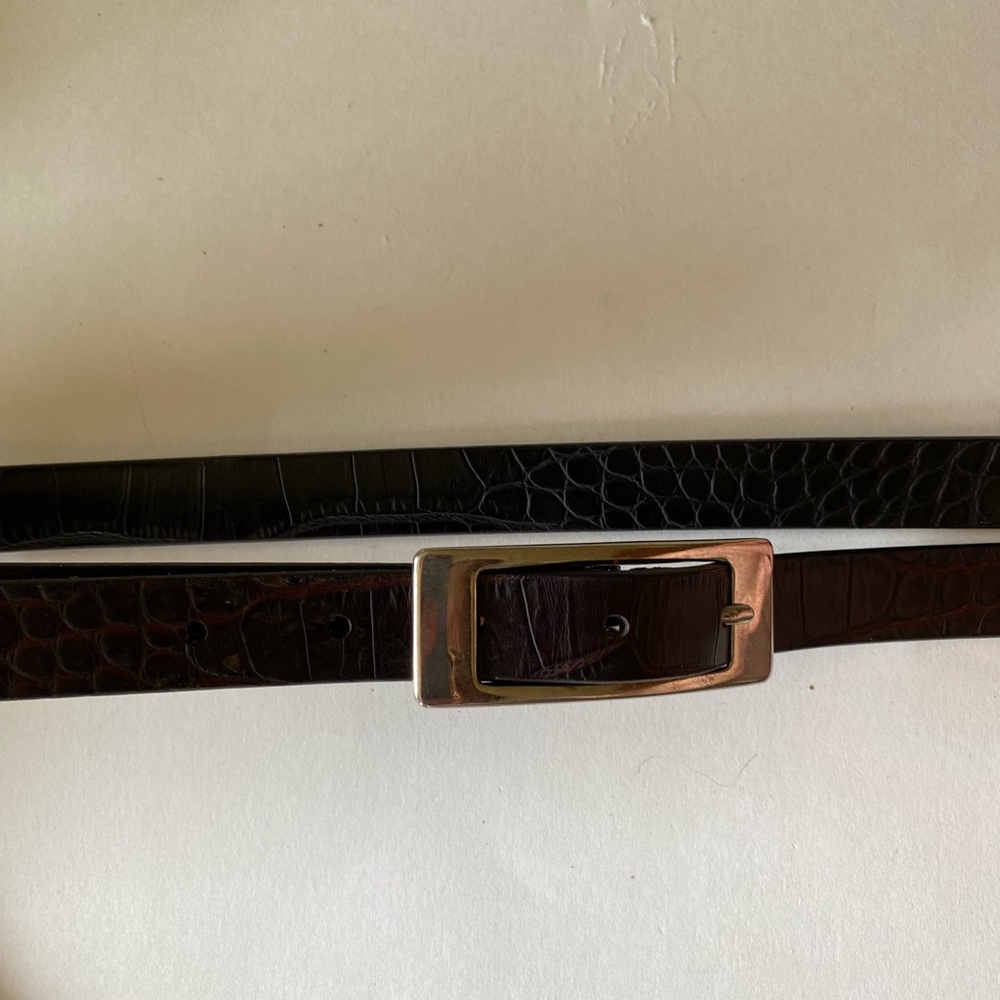 Woman’s 2 sided black/brown croc pattern 3/4” width belt w/silver buckle, M